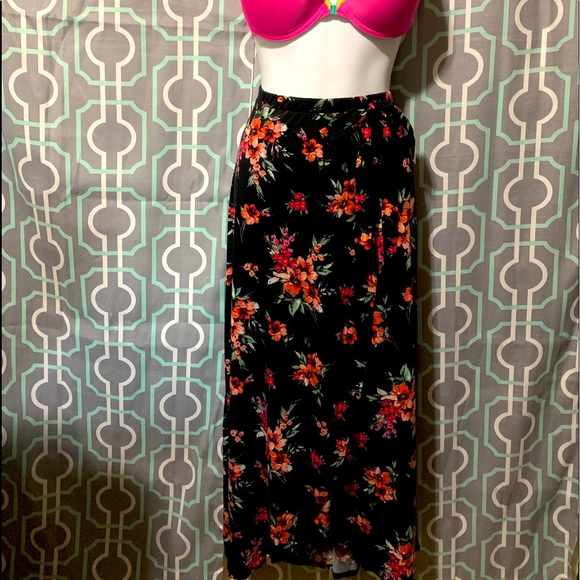 3/15🔥Floral black skirt - Picture 4 of 9